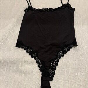 SKIMS Fits Everybody Lace Trim Bodysuit Womens L Black Onyx Snap Closure